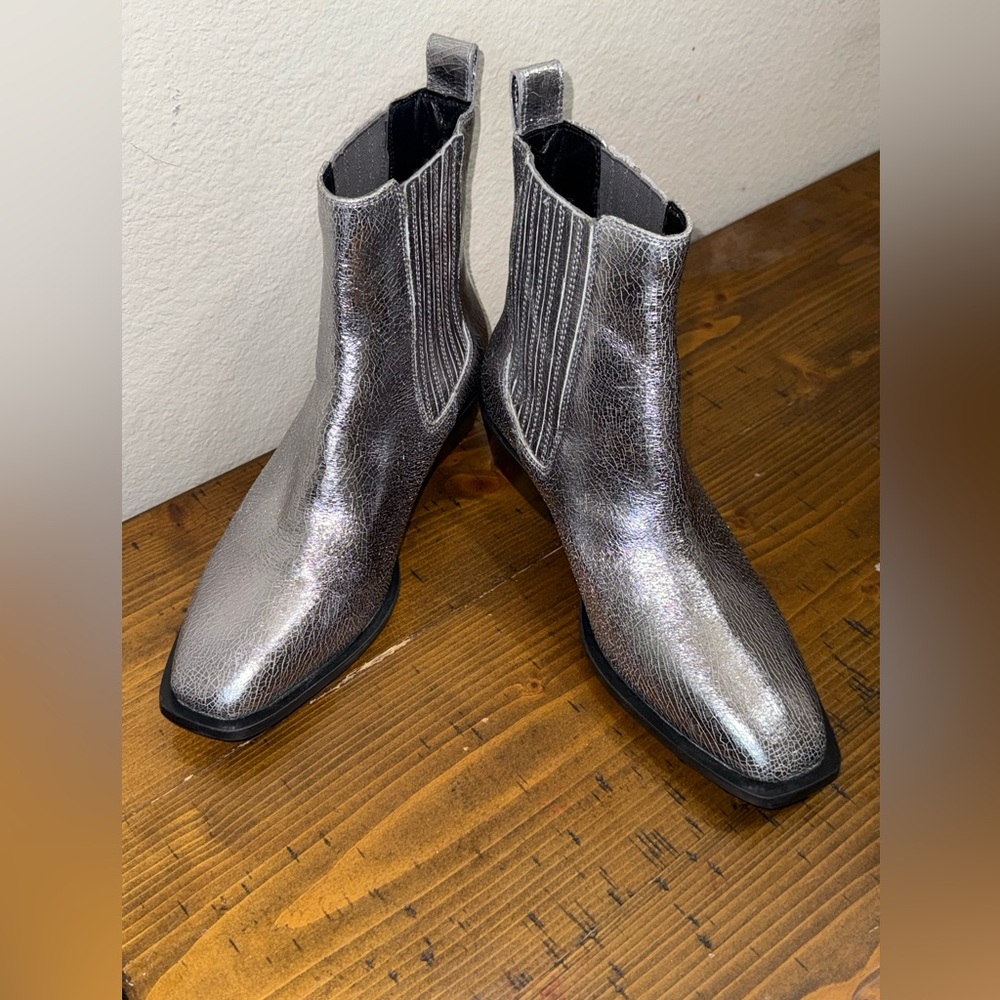 Seychelles Hold Me Down Y3K Indie Sleeze Metallic Silver Ankle boot- Size 7 - Picture 3 of 9